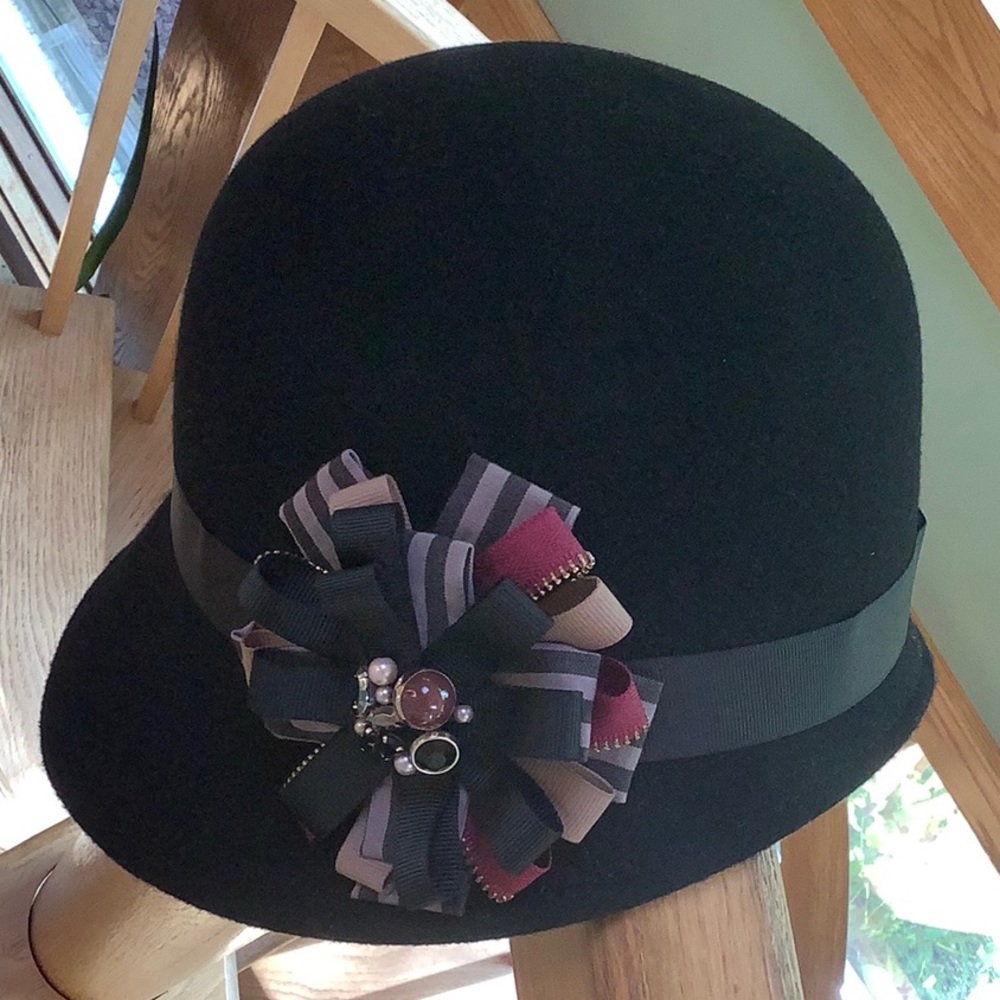 Black wool felt cloche hat | Giovannio New York